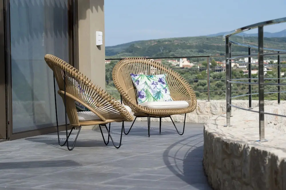 The Olive Retreat Villa pool treehouse sleeps 10
