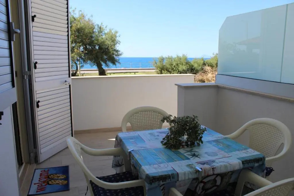 90 secondi dal letto al mare