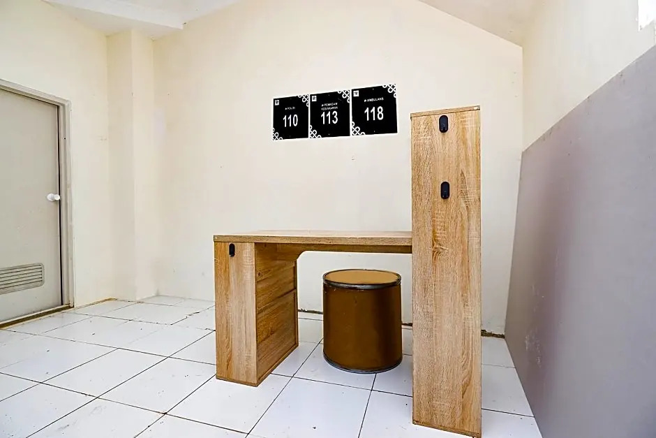 OYO Life 2751 Deyo Kost