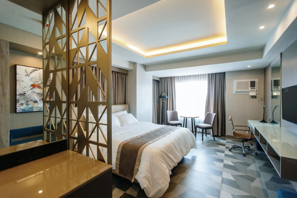 Zuri Hotel
