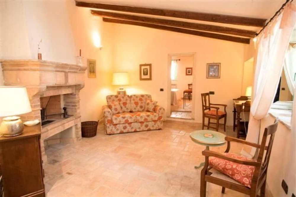 Le Logge di Silvignano Historic House