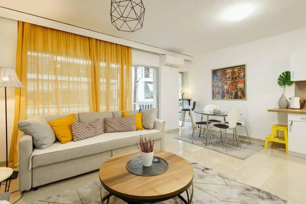 Spacious stylish studio up to 4ppl close to centre