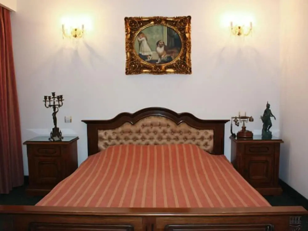 Hotel Carpati Imparatul Romanilor
