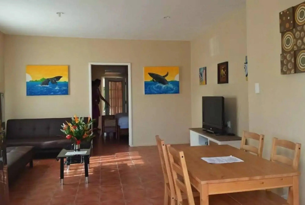 The Tropical Villa