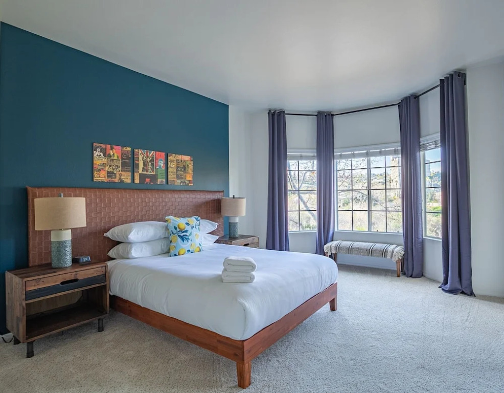 WanderJaunt - Stylish Mission Valley Apts
