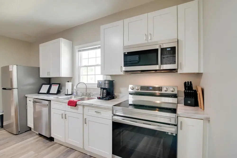 Hilltopper Convenience: Modern Duplex Near WKU