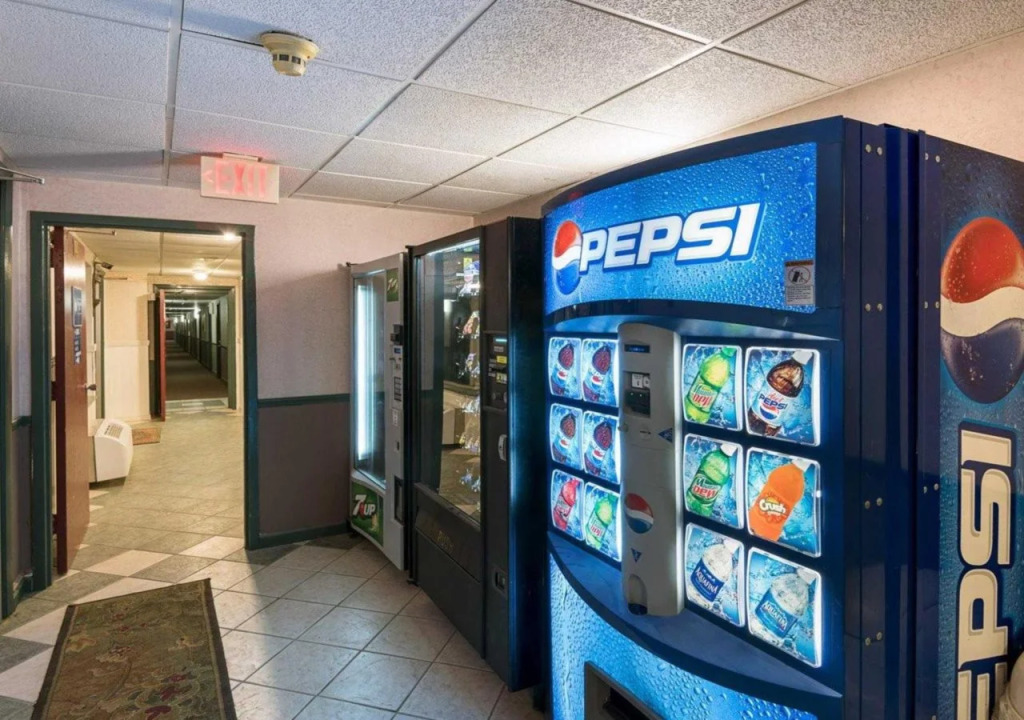 Super 6 Inn and Suites