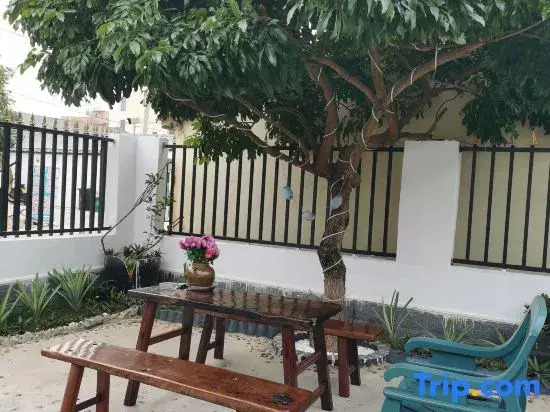 Beihai Nuanzhai Xiaoyuan Homestay (Yintan)