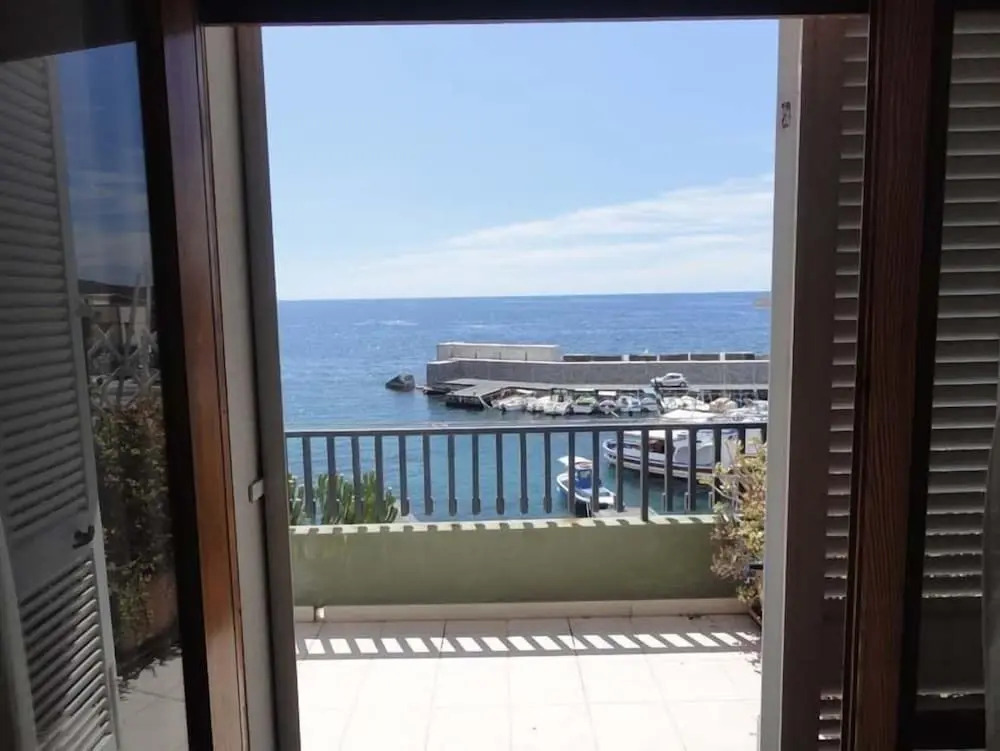 Wonderful Apartment in Front of the sea