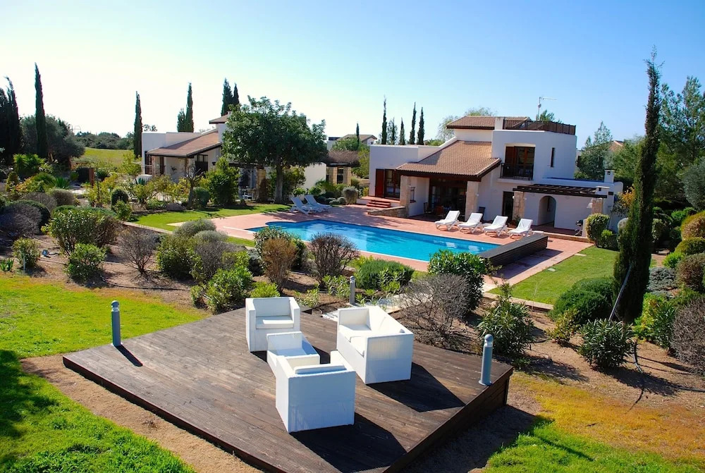 Villa 32 - Limni