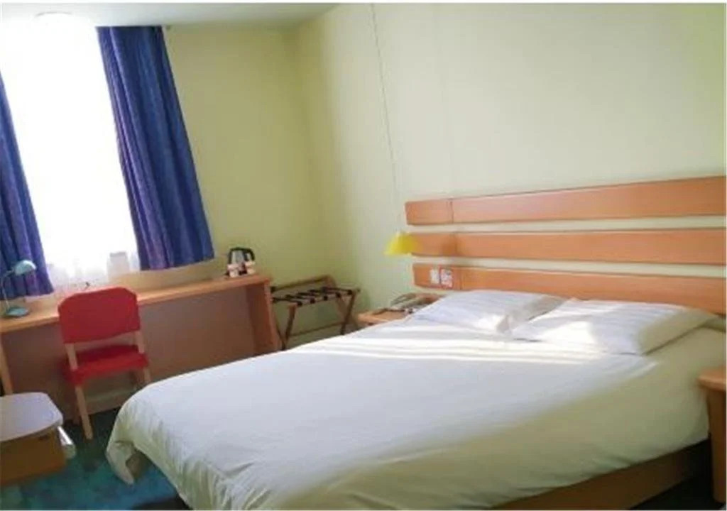 Home Inn Chongqing Wanzhou Gaosuntang Shixian Road Branch