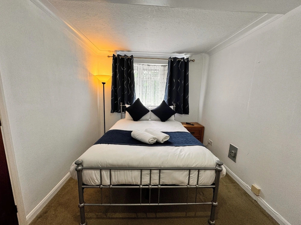 High Trees Guest House Gatwick