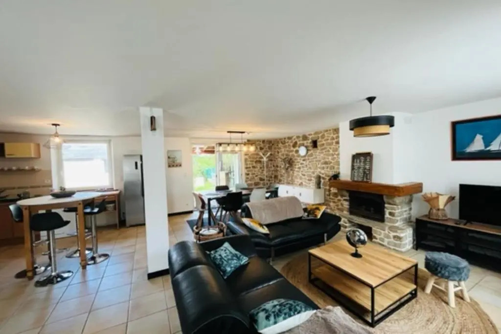 Nice 130m With Terrace Garden In Vannes