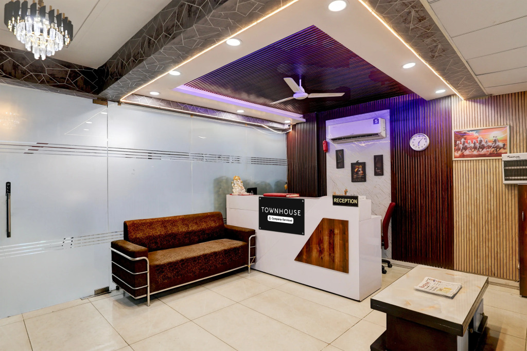 Super Townhouse Noida Sector 70 Formerly Palm Paradise