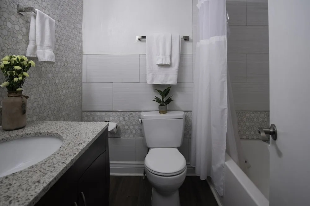 5 BR for 10! Prime Spot Near FR QT by YouRent!