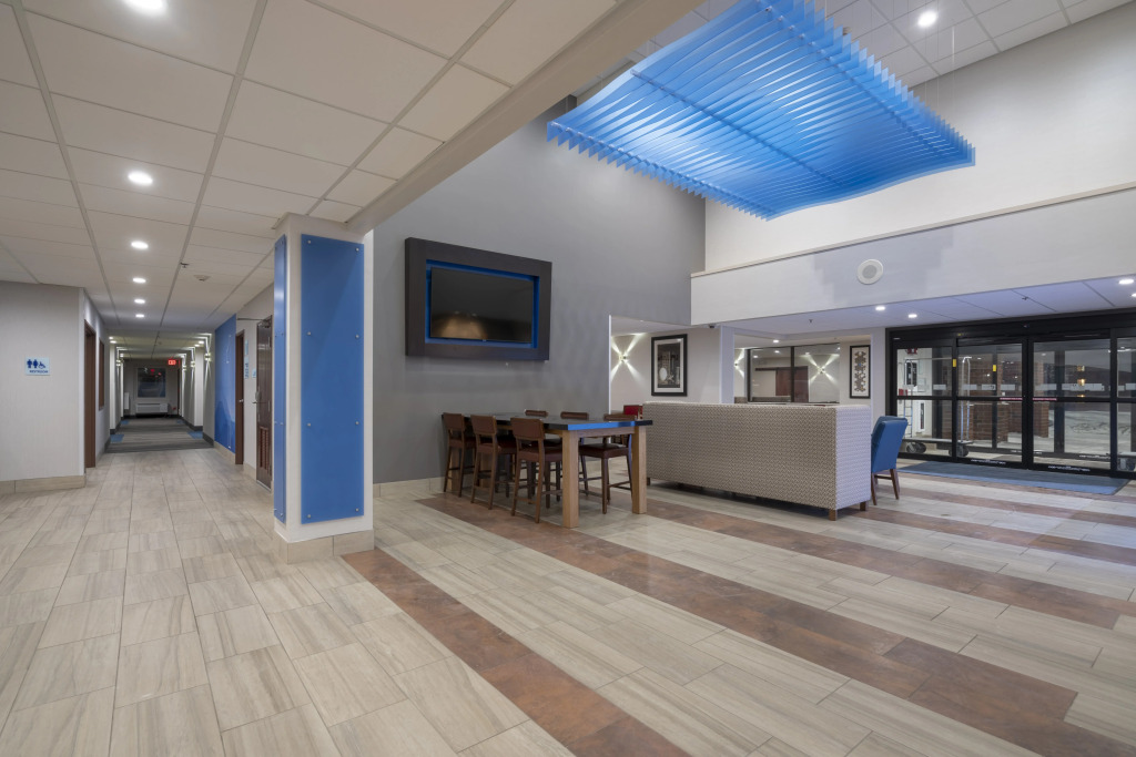 Holiday Inn Express Hotel & Suites Coon Rapids - Blaine Area by IHG