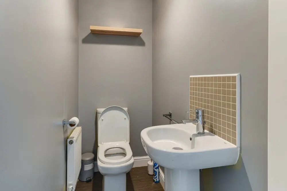 Charming 2-bed House in Middleton Manchester