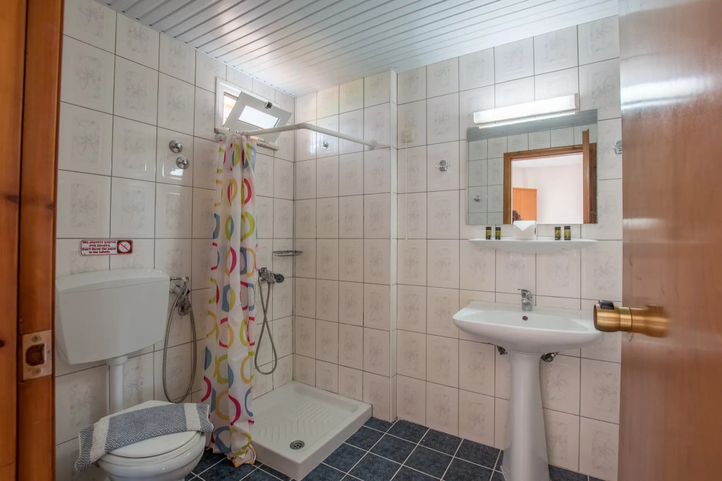 Danelis Studios & Apartments