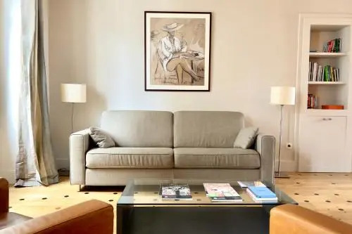 Marais Musée Picasso Luxury 3 Bedroom Apartment