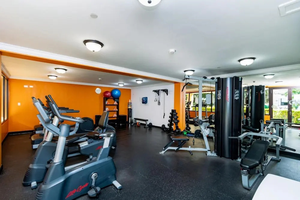 3BR 3BA Duplex w Amazing Views Pool Amenities