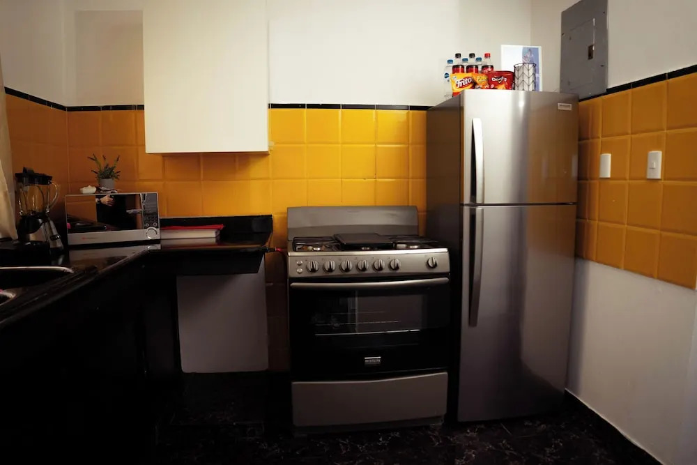 Residenciales H1 & H2 - Breakfast & Room Service - Airport close