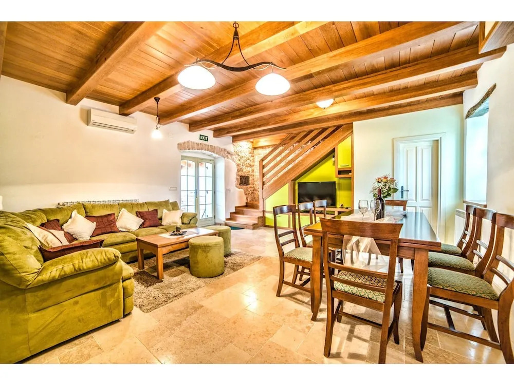 Charming Villa Only 10 Minutes Drive From the sea