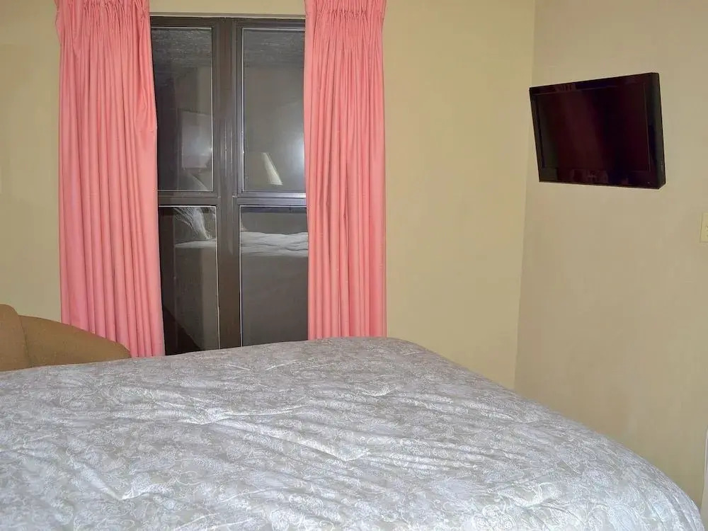 Beachside II 4255 - 2 Br condo by RedAwning