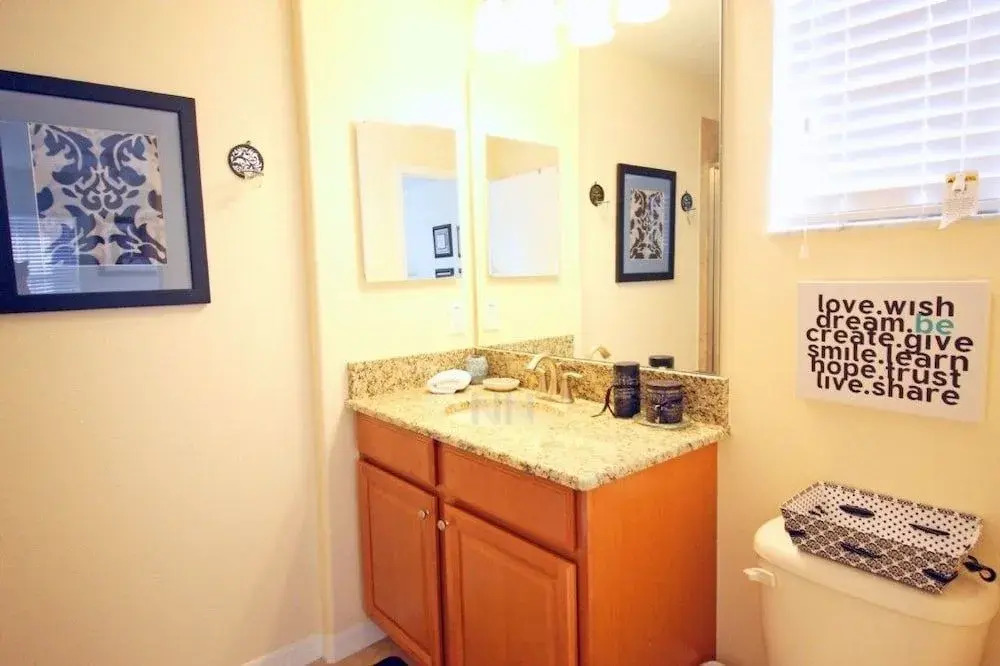 5 Bedrooms townhouse by RedAwning