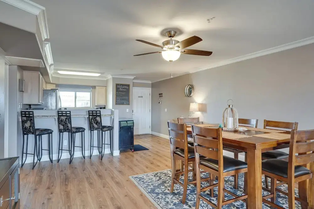 Waterfront Condo w/ Pool Access in Lake Havasu