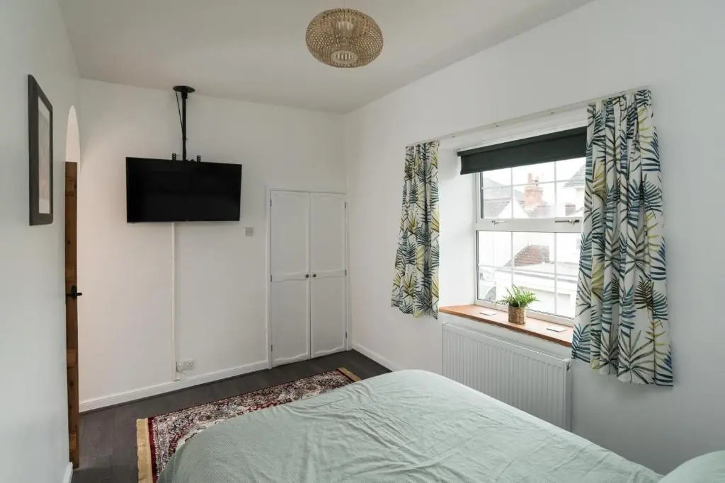 Beautiful 4BD Family Home Weston-super-mare