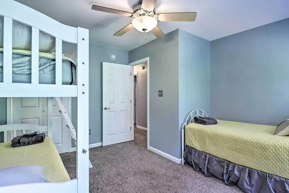 Creekside Brevard Home < 1 Mi to Downtown!
