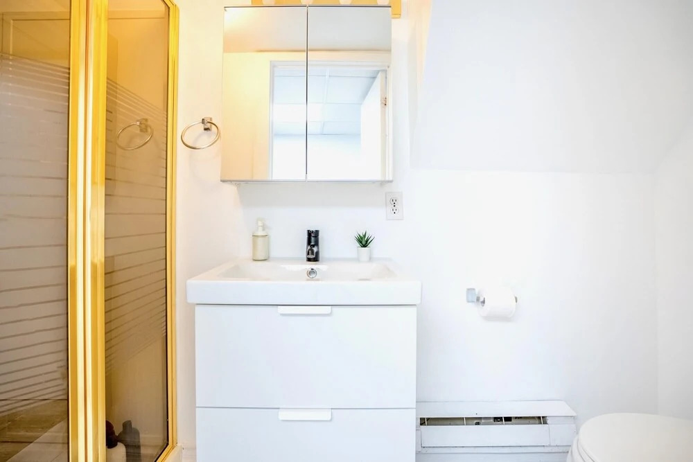 4BR Family Home - Sleeps 9 - w Private Pool Hot Tub