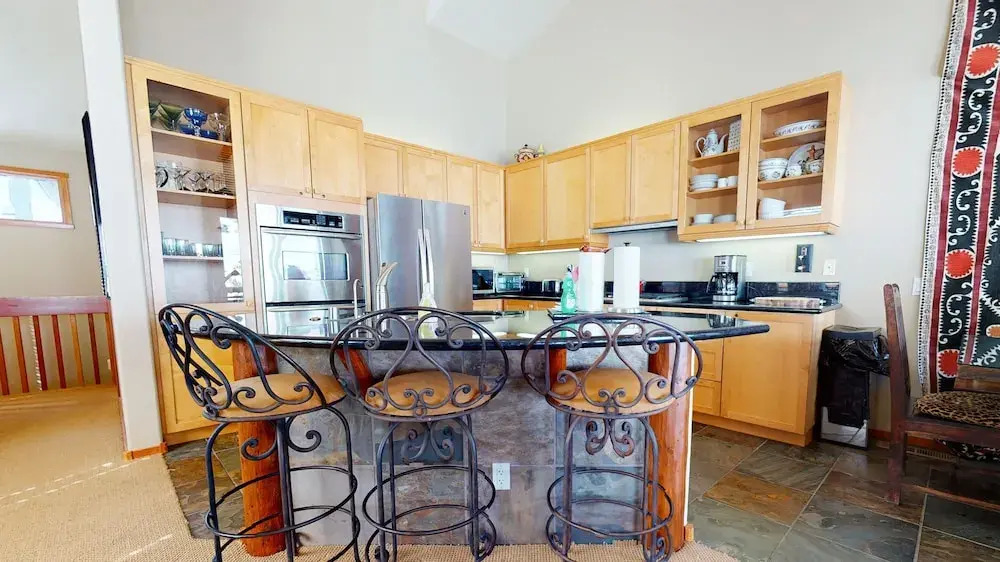 Snowcreek V 774 Gorgeous Mountain Views with Private Garage, Washer Dryer and Gas Grill by RedAwning