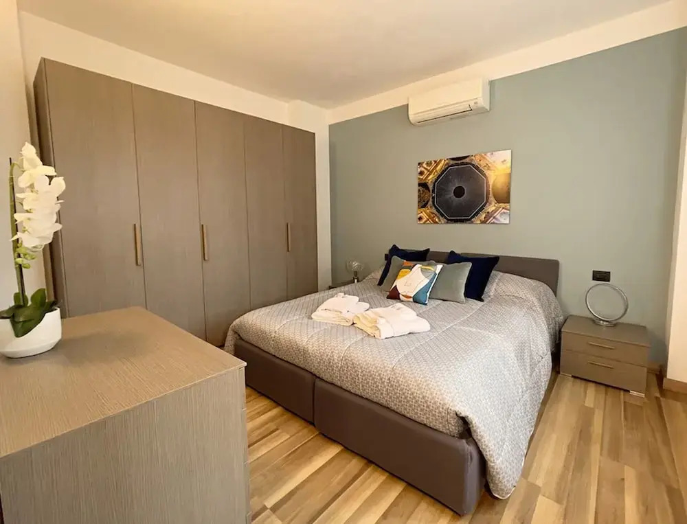 Modern Apt Next to M3 Metro, Milan