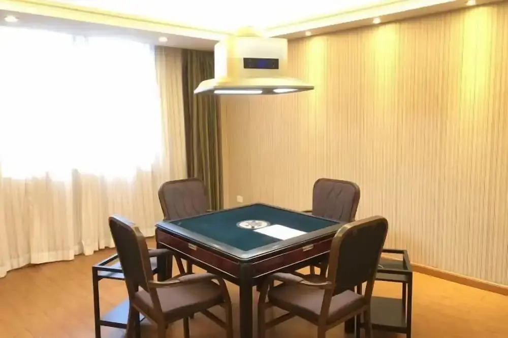 Vienna Hotel (Jingzhou Jianli Jiangcheng)