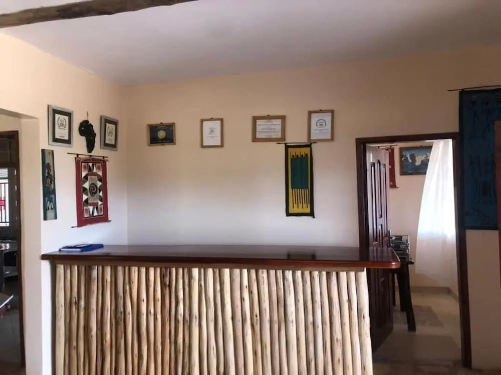 African Roots Guesthouse Entebbe