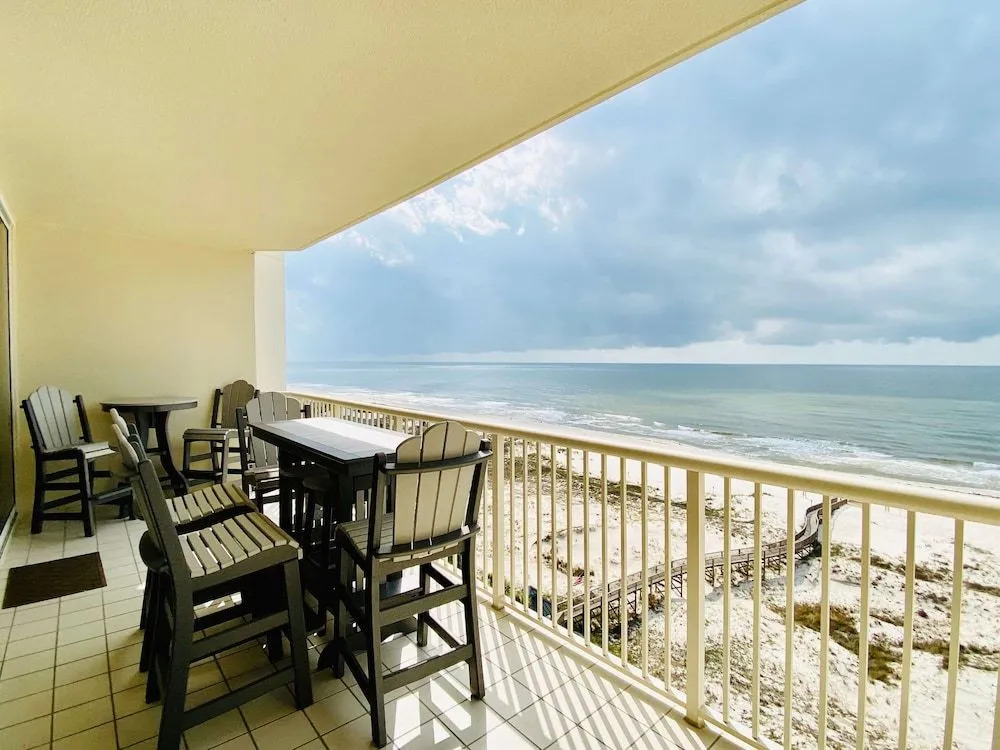The Beach Club 806C