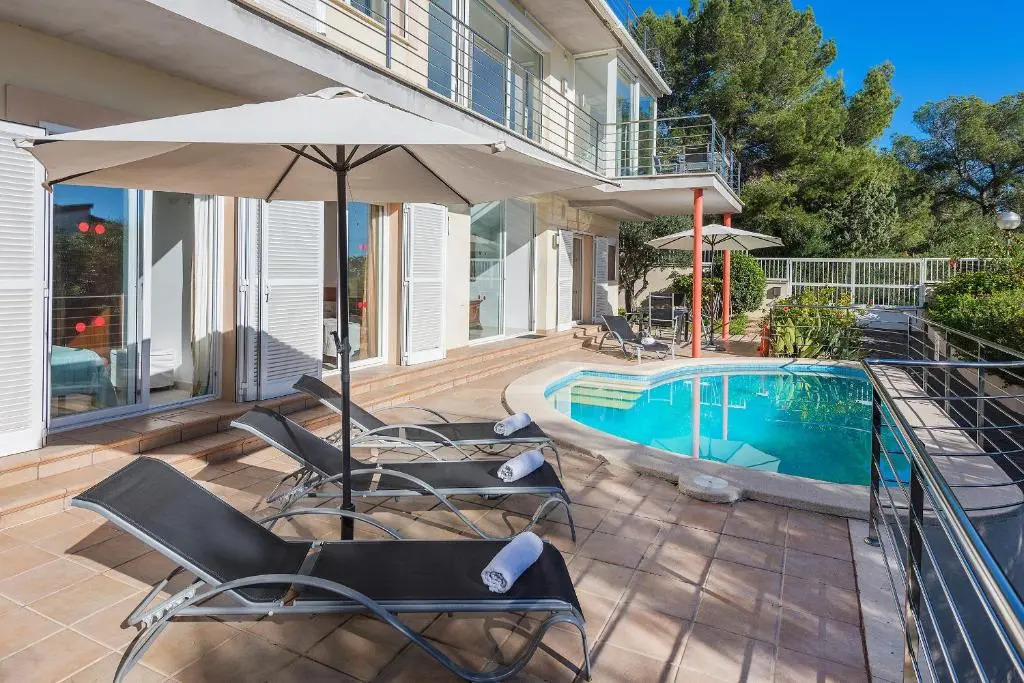 Vistafar - Private Pool & Only 50m to the Sea