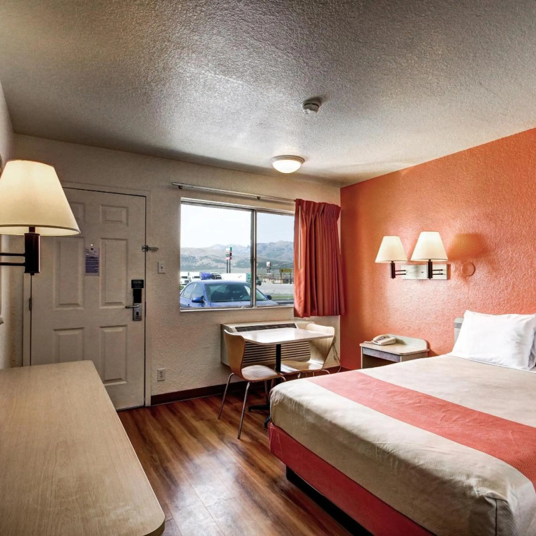 Motel 6 Wells