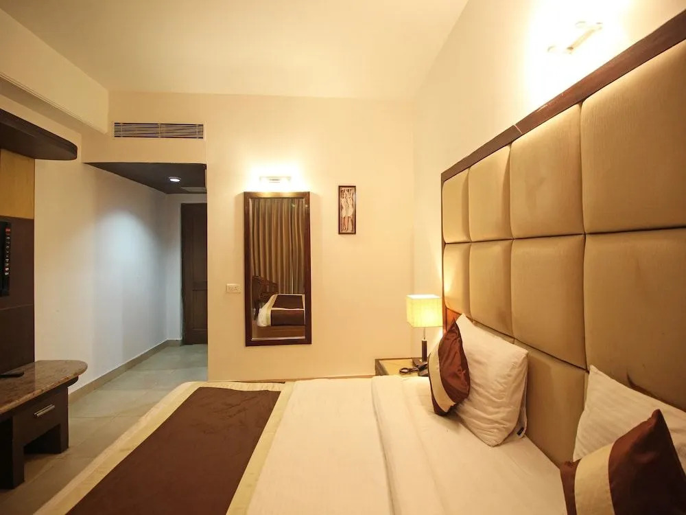 OYO 6438 Hotel Valley Plaza