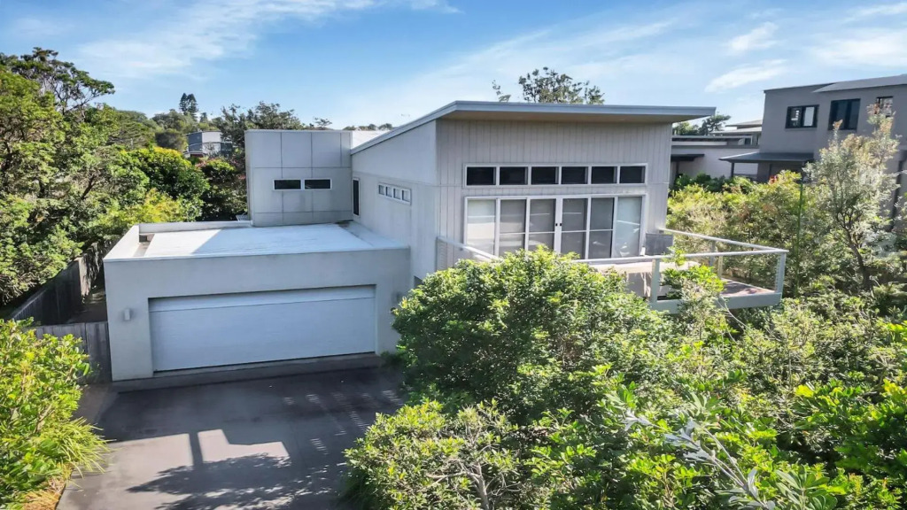 Sunshine Beach House-25 Metre Walk To The Beach