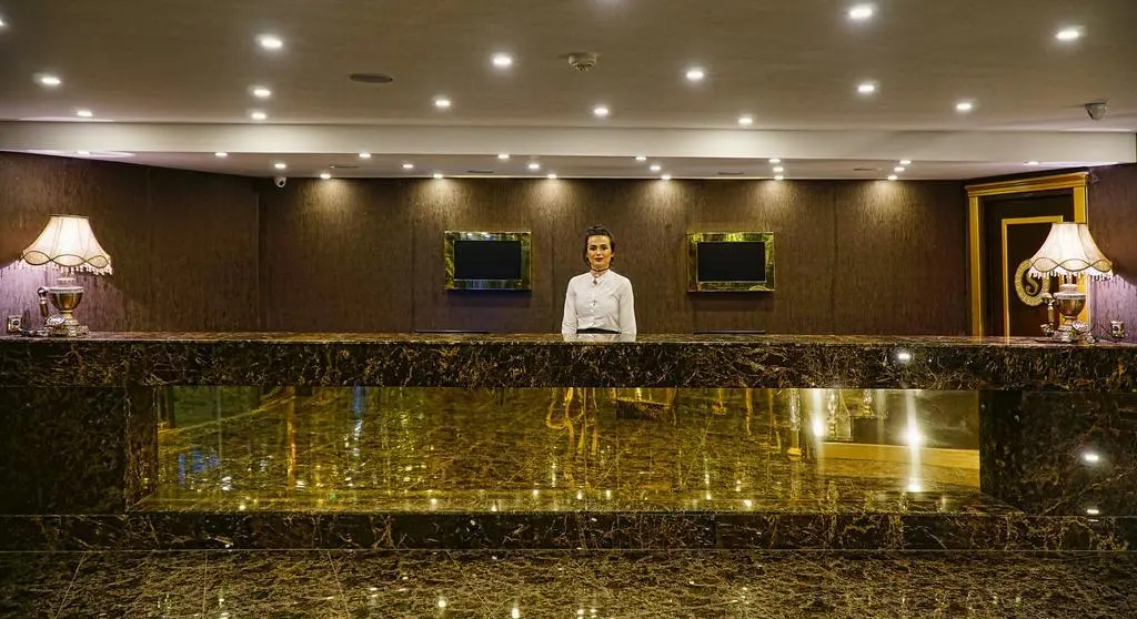 HOTEL S WHITE