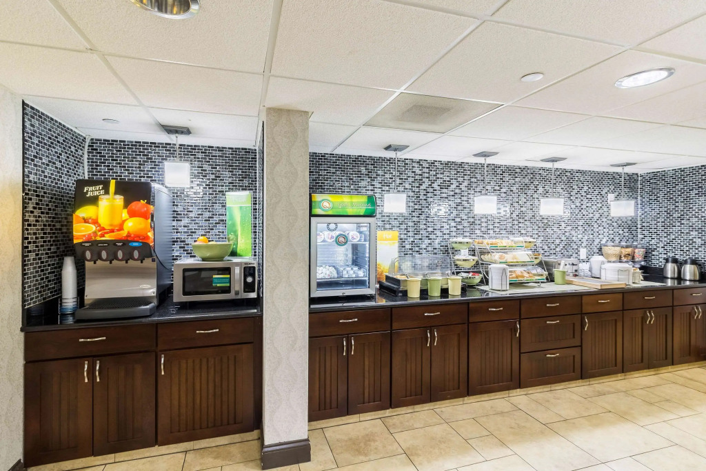 Quality Inn & Suites Arden Hills - Saint Paul North