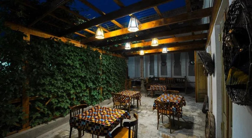 Bibi-Khanym Hotel
