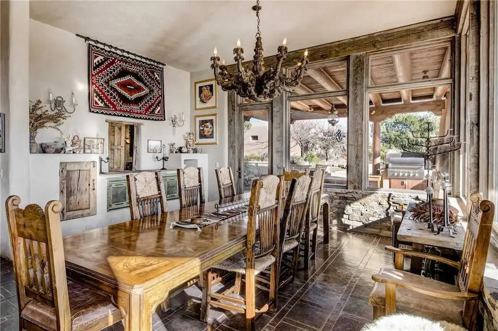 El Otro Mundo - Five Bedroom Home with Hot Tub
