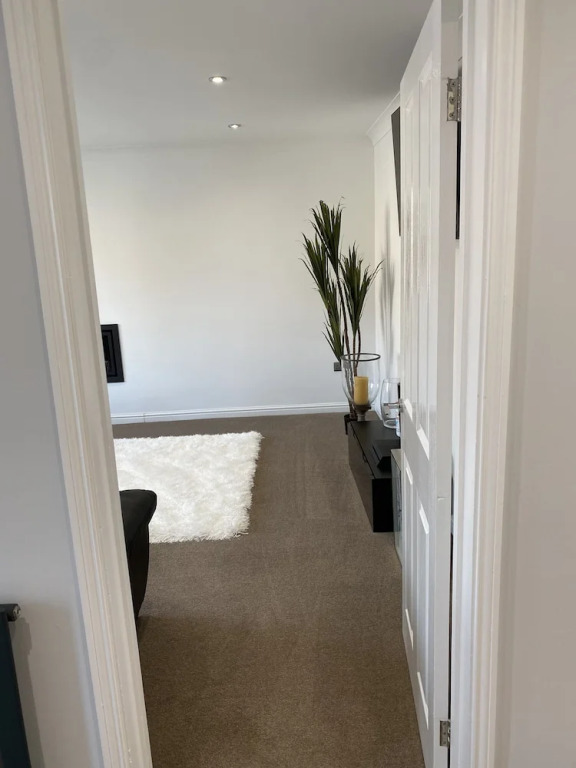 Beautiful Stunning Peaceful 6-bed Showhome Eco Uk