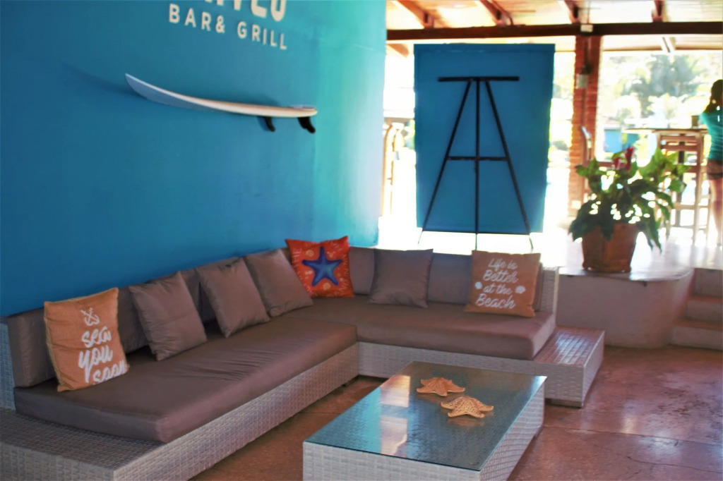 Beach Break Resort & CR Surf Camp