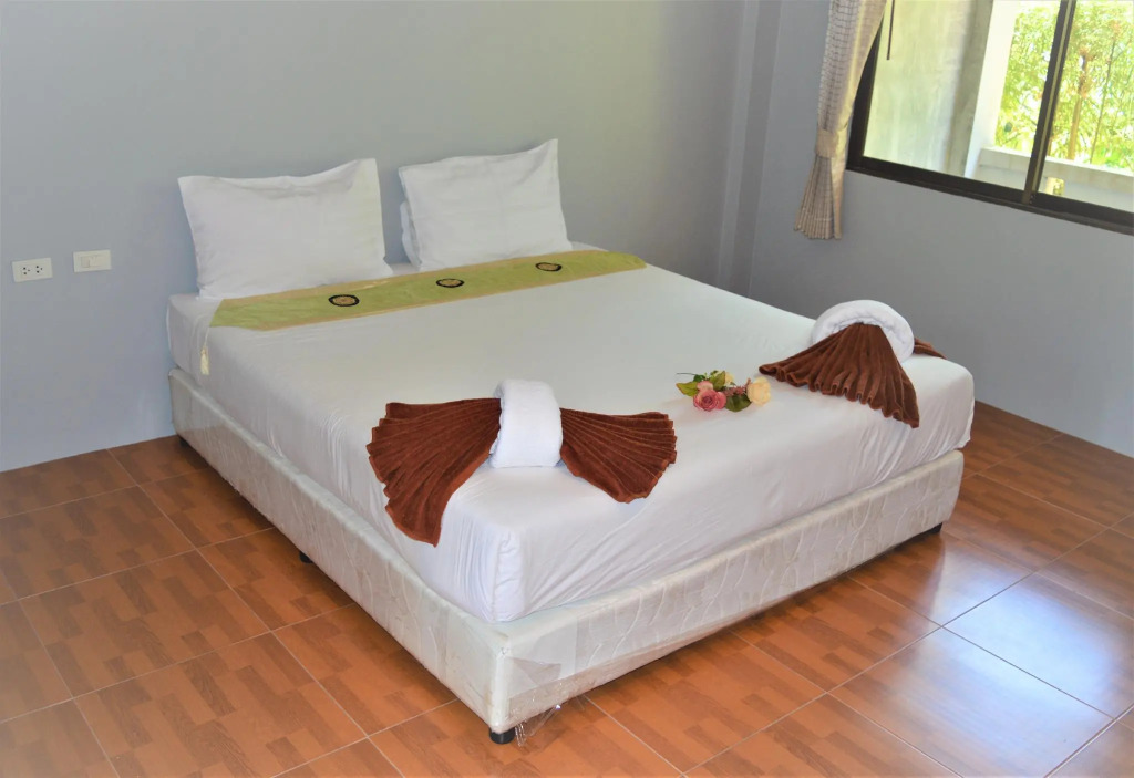B Square Hotel