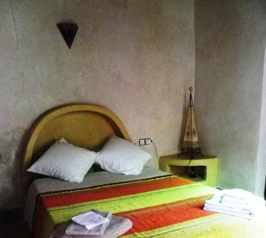 Double Bedroom and Spacious Garden With Swimming Pool