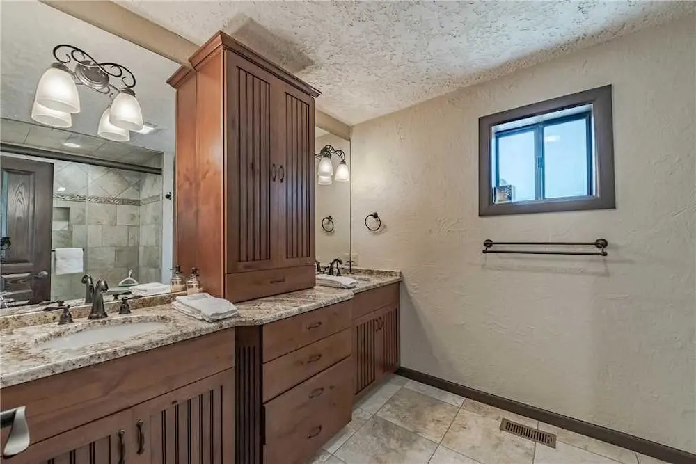 Ruidoso Respite - Six Bedroom Cabin with Hot Tub